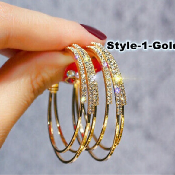 - NEW 18k Gold Plated ❇️ Sparkle Earrings - Picture 2 of 4